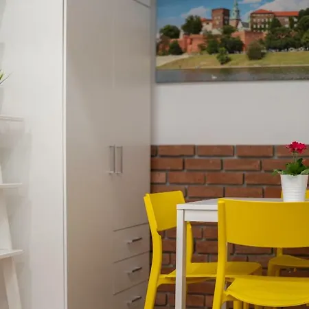 Yellow In City Centre By Apart Service