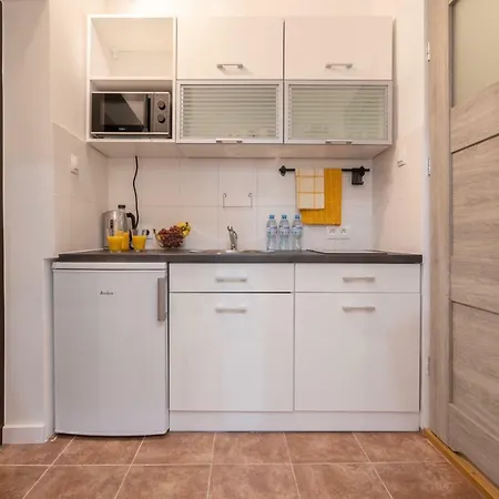 Yellow In City Centre By Apart Service *
